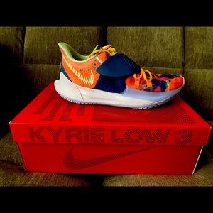Kyrie low 3 Harmony
